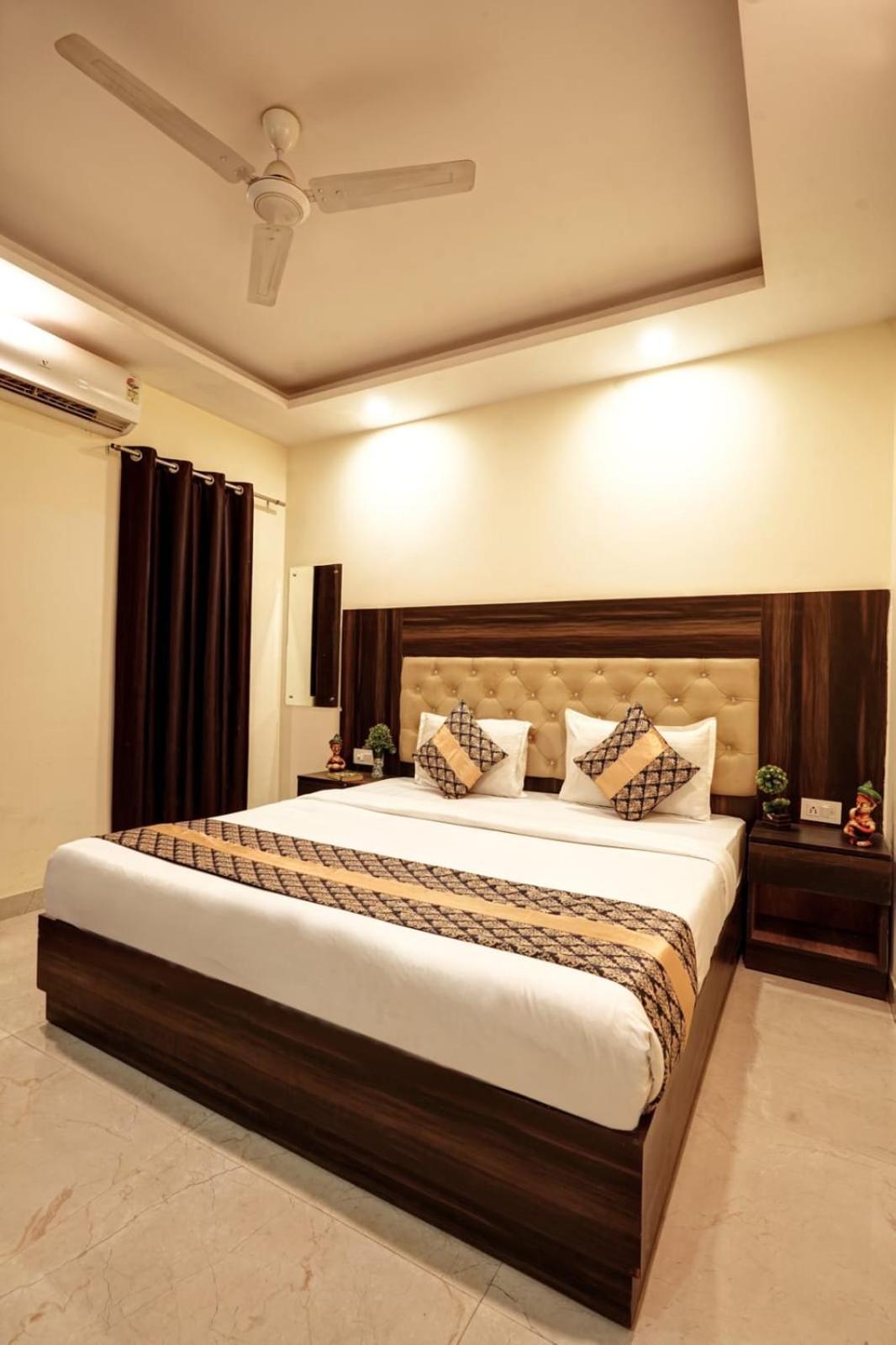 Hotel Ivy Plaza New Delhi