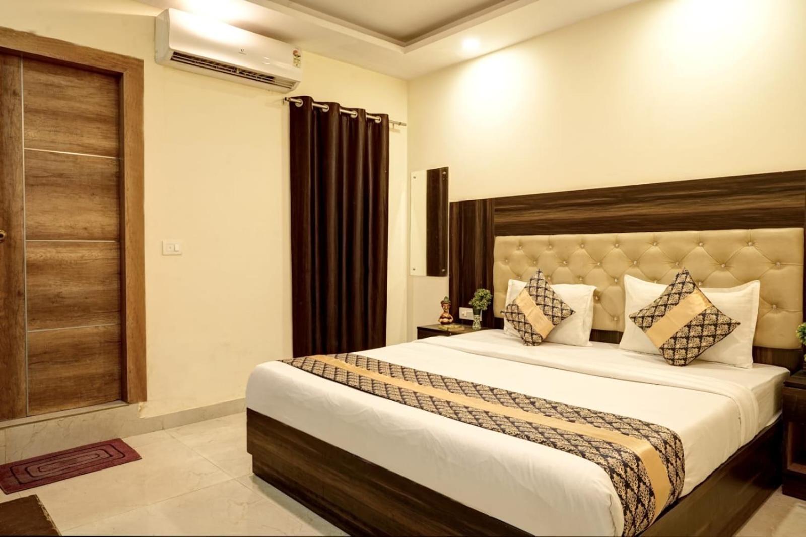 Hotel Ivy Plaza 4*