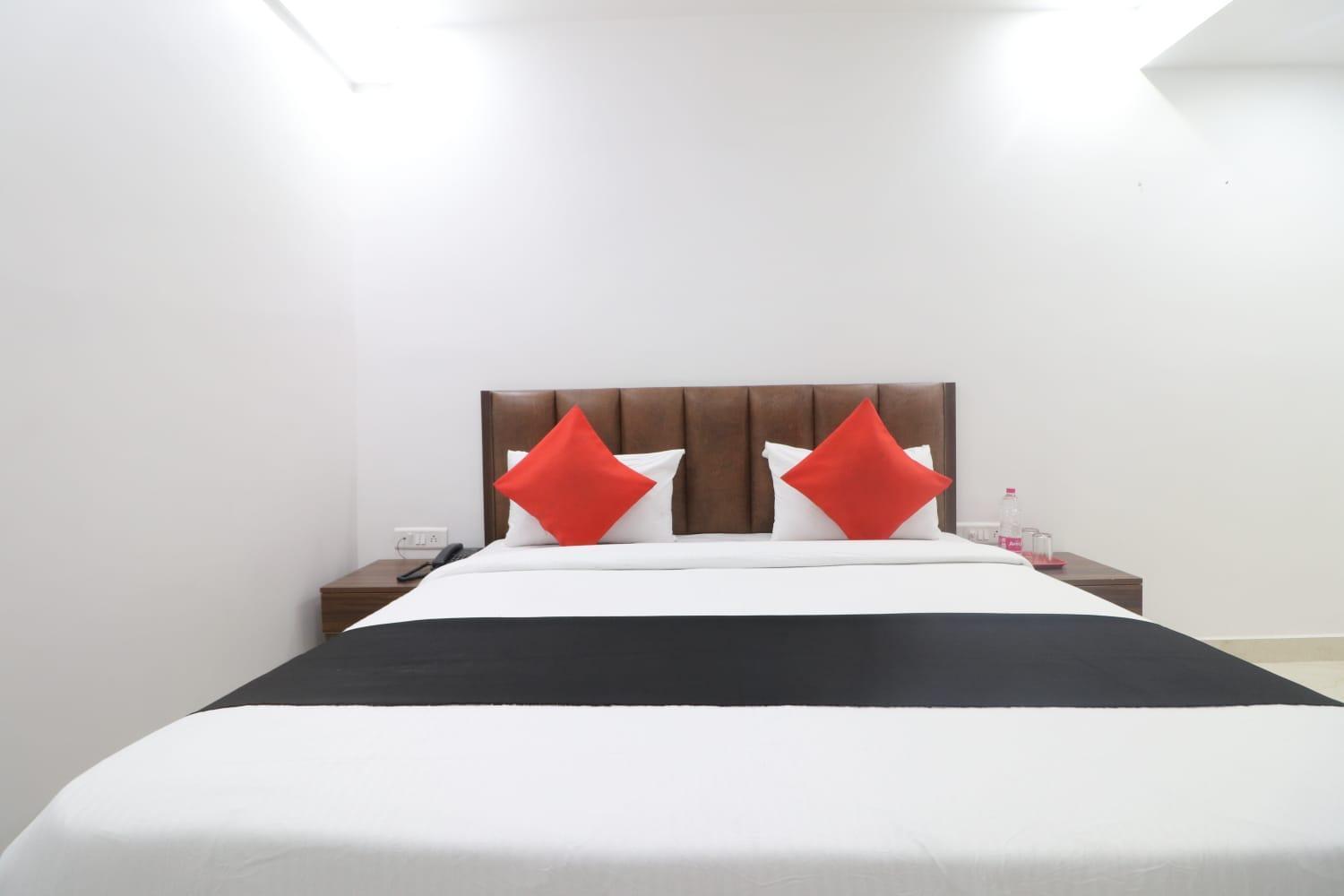 Ivy Plaza Hotel New Delhi